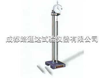 BC-300 型比長儀